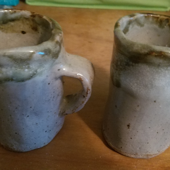 2 handmade clay mugs - Picture 3 of 4